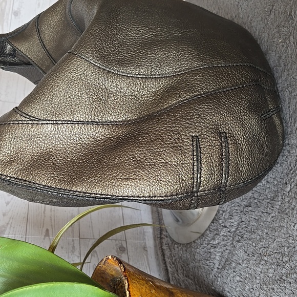Banana Republic Metallic Leather Hobo Bag - Picture 3 of 8